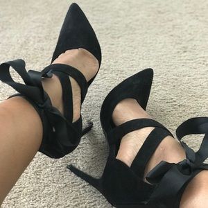 Black Tie Up Back Zip Heels